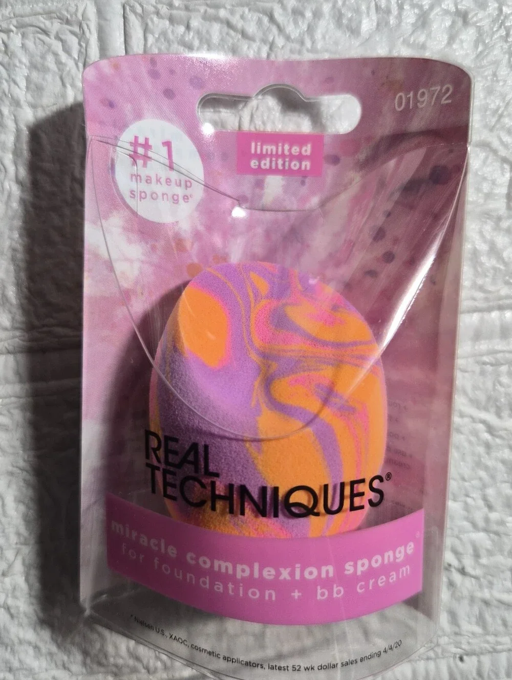 Real Techniques Limited Edition Neon Swirl Miracle Complexion Sponge